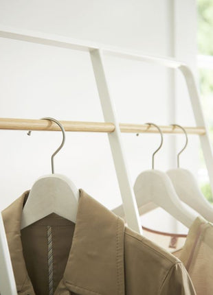 02738 Yamazaki Hanger Rack 1.1 - kledingrek / kapstok staand wit