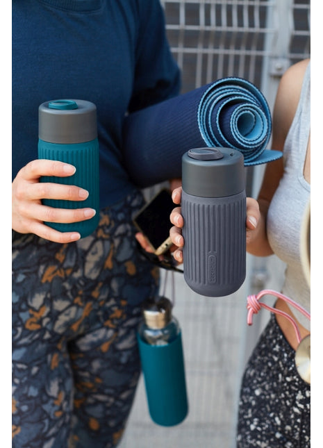 TC-GR005 Black+Blum reisbeker glas - siliconen hoes - blauw