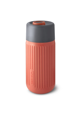 Black+Blum reisbeker . travel mug glas - siliconen hoes - rood