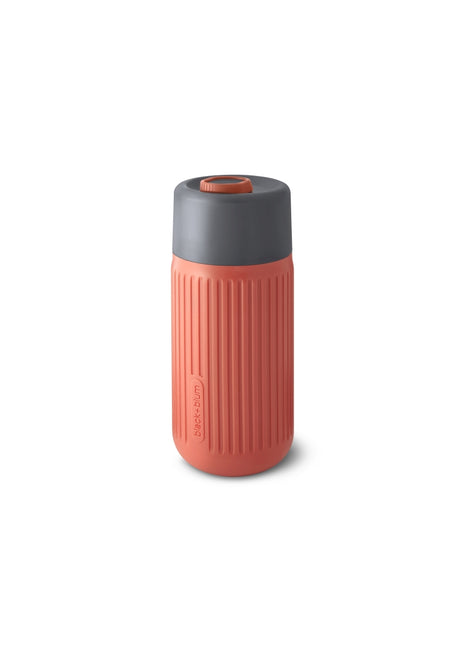 Black+Blum reisbeker . travel mug glas - siliconen hoes - rood