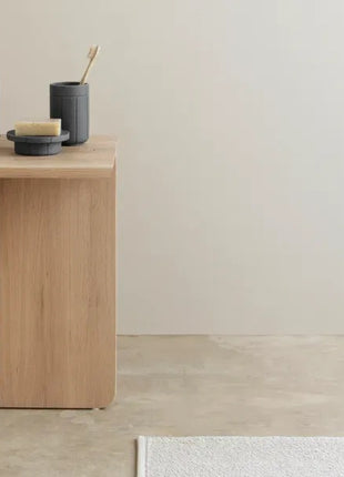 Blomus Engawa bijzettafel / hocker eiken 35x35 68345