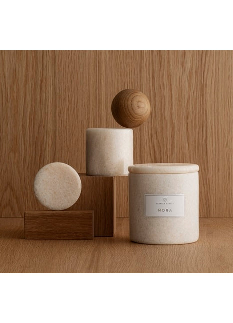 66318 Blomus Frable mora geurkaars small marmer