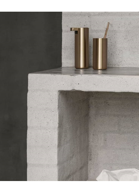 66457 Blomus MODO zeeppomp brass metal metallic