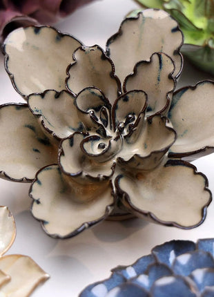 JA05 Chive ceramics Latte Empress Lotus