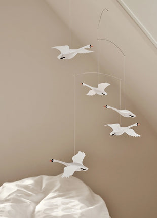 004 Flensted Mobiles - Scandinavische zwanen