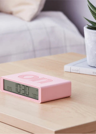 LR157P4 LEXON Flip Classic digitale oplaadbare wekker on/off roze