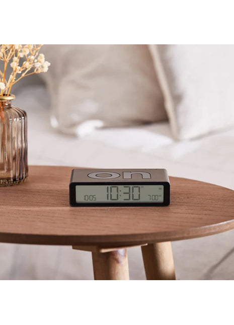 LR157N0 LEXON Flip Classic digitale oplaadbare wekker on/off zwart