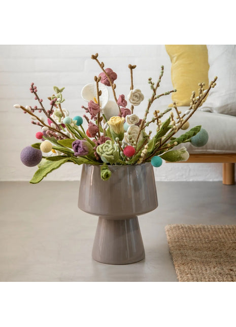 Gry & Sif vilten bloem op steel 3 cm lichtgeel 30 cm