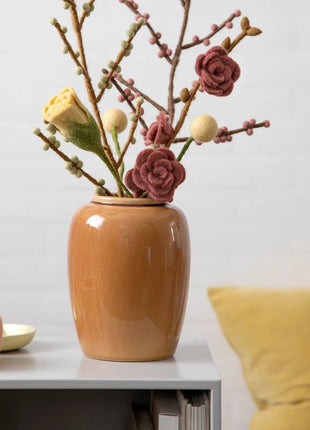 Gry & Sif vilten bloem op steel 2cm zachtgeel - 30 cm
