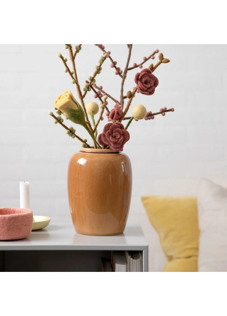 Gry & Sif vilten bloem op steel 2cm zachtgeel - 30 cm