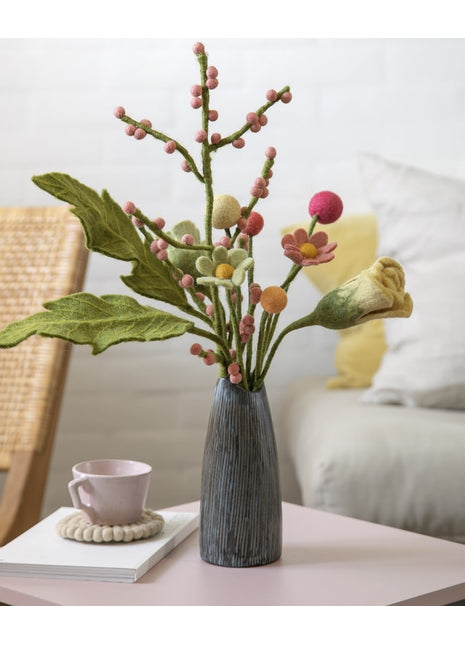 Gry & Sif vilten bloem - anemoon - mint groen 30 cm
