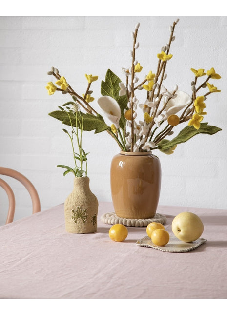 Gry & Sif vilten groene tak met witte knoppen 37 cm