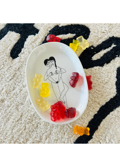 Helen B schaaltje - faces everywhere illustratie tekening zwart