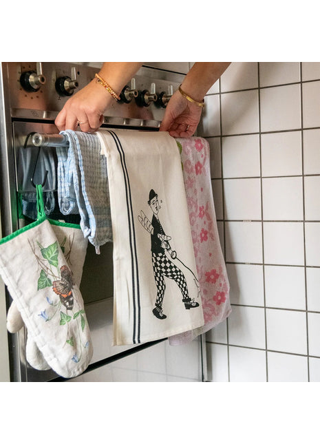 Helen B theedoek sunday in Paris zwarte illustratie tekening