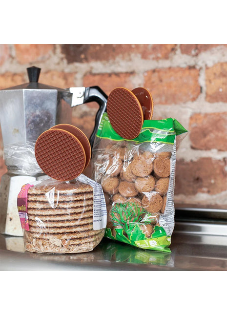 BC19 Kikkerland Stroopwafel bag clip