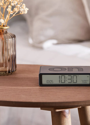 LR157G3 LEXON Flip Classic digitale oplaadbare wekker on/off donkergrijs