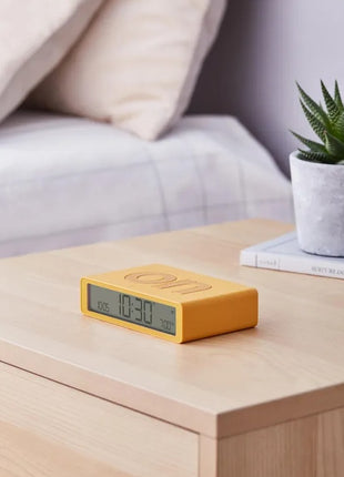 LEXON Flip Classic digitale oplaadbare wekker on/off geel