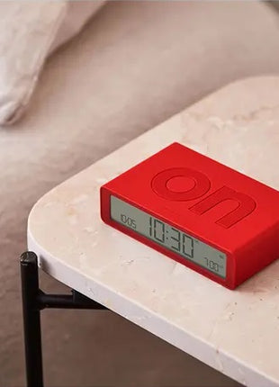 LEXON Flip Classic oplaadbare wekker on/off rood