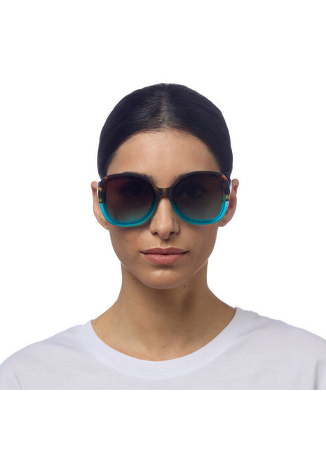 Okkia Anna dames zonnebril vlinder havana blauw