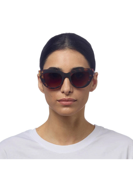 OK013-CH Okkia Claudia dames zonnebril big cat eye classic havana