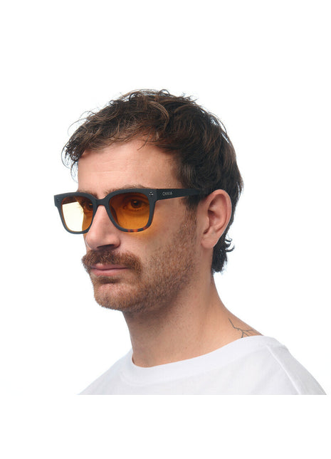 OK012B3H-YE OKKIA Giovanni zonnebril unisex zwart havana gele glazen