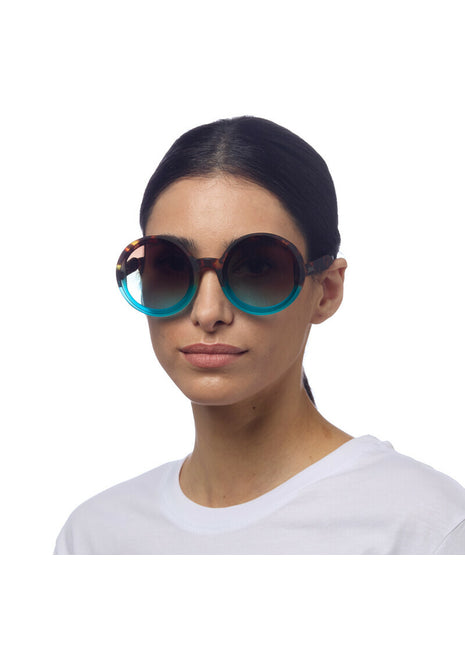 OKKIA Monica Round dames zonnebril havana blauw