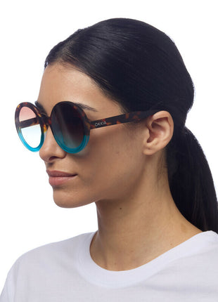 OKKIA Monica Round dames zonnebril havana blauw