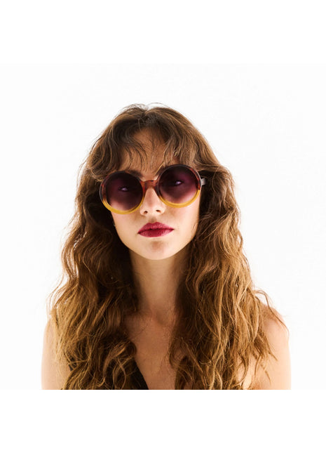 OKKIA Monica Round dames zonnebril havana geel