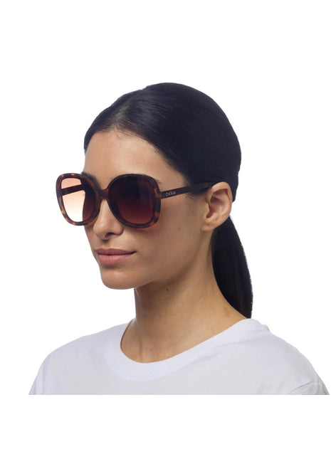 Okkia Anna dames zonnebril vlinder classic havana