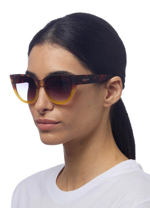 ok020 Okkia Silvia dames zonnebril havana geel