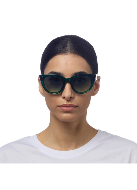 ok02-tgr Okkia Silvia dames zonnebril groen