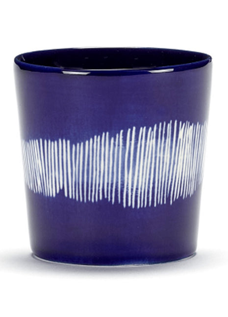 B8921018A Serax Feast Ottolenghi koffiemok lapis lazuli swirl - blauw