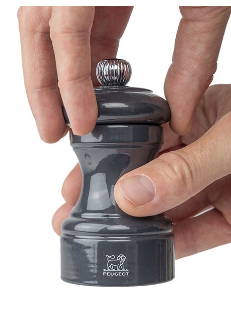 40802 Peugeot Saveurs Bistro pepermolen gelakt hout leisteen 10cm