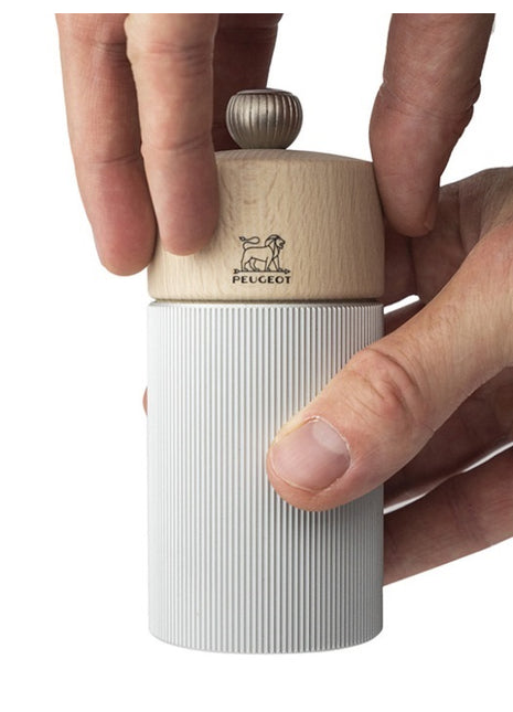 39882 Peugeot Saveurs  Line manuele houten pepermolen aluminium natural 12cm