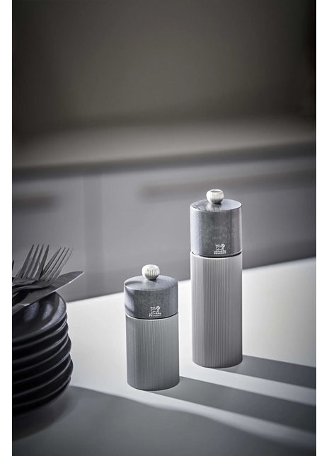 39950 Peugeot Line houten zoutmolen carbon donker 18cm