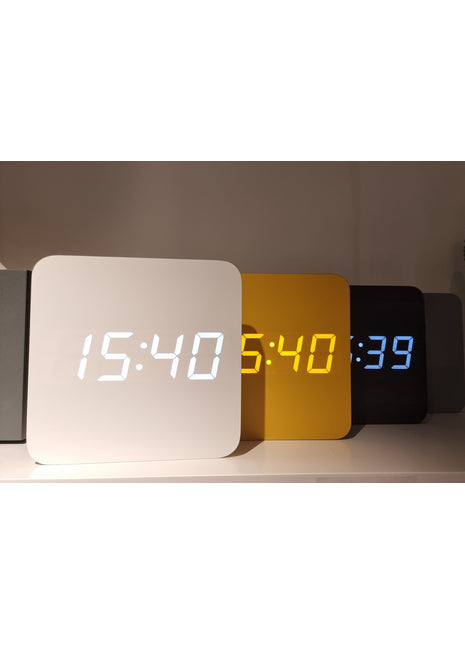 Piu Forty W-Rover houten wandklok LED