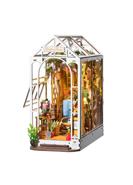 TGB06 Robotime Rolie Book Nook Garden House