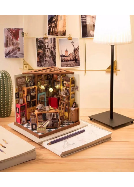 Robotime Rolie Sam's study boekenwinkel DG102