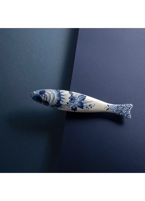 46502300 Royal Delft Blue Herring Flower Scales