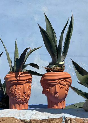 11506 11507 Seletti Magna Graecia Vrouw terracotta bloempot