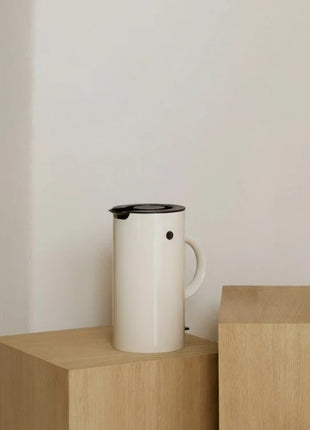 890-8 Stelton EM77 elektrische waterkoker 1.5 L zand