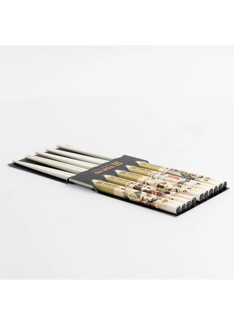 17917  Tokyo Design Studio Erotic Shunga wit sushi eetstokjes